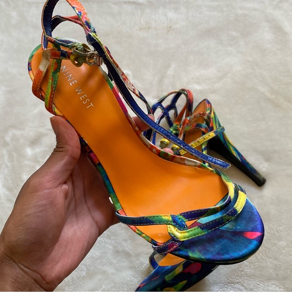 SOLD Nine West Heels - Picture 3 of 5